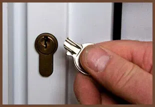 Portland Quickly Locksmith Portland, OR 503-403-0768 - 14-broken-key